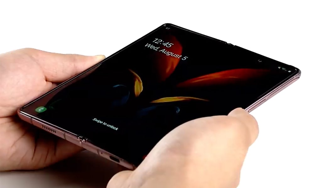 Galaxy Z Fold 2 chính hãng và xách tay: Nên mua bản nào?
